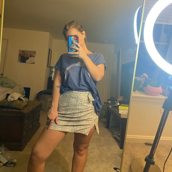 NWOT Free People|| Midnight Magic Printed Mini Skirt Women's Size 6, Sna… - Picture 9 of 9